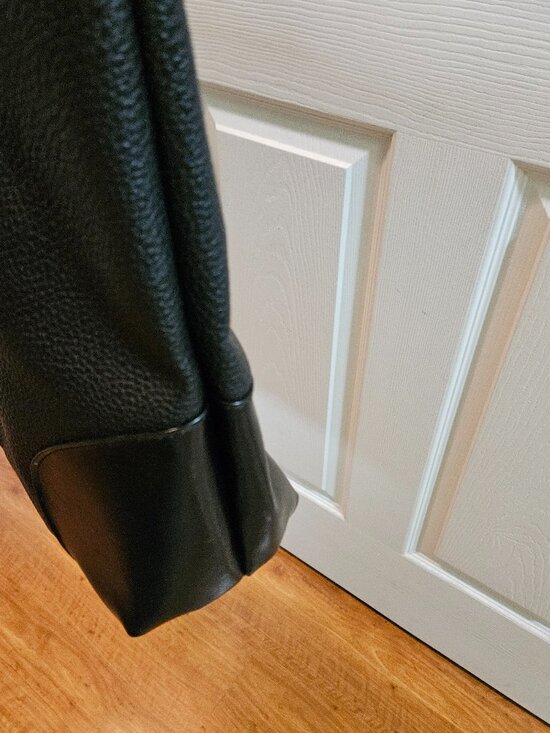 NWT:  Women's Extra Large Black Bag - Picture 6 of 8